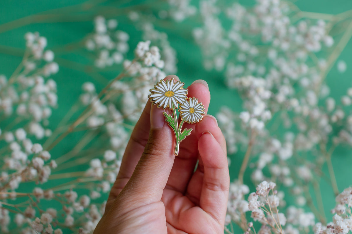 Daisy Hard Enamel Pin 🌼